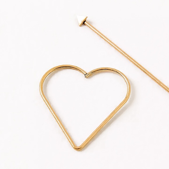 ⚜️[𝟯/$𝟭𝟴]⚜️NEW Large Heart Arrow Barrette - Picture 6 of 9